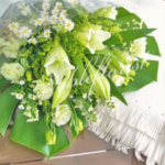 hand-bouquet-white-lily