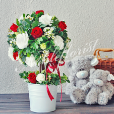 topiary-flower-arrangement-white-red-rose